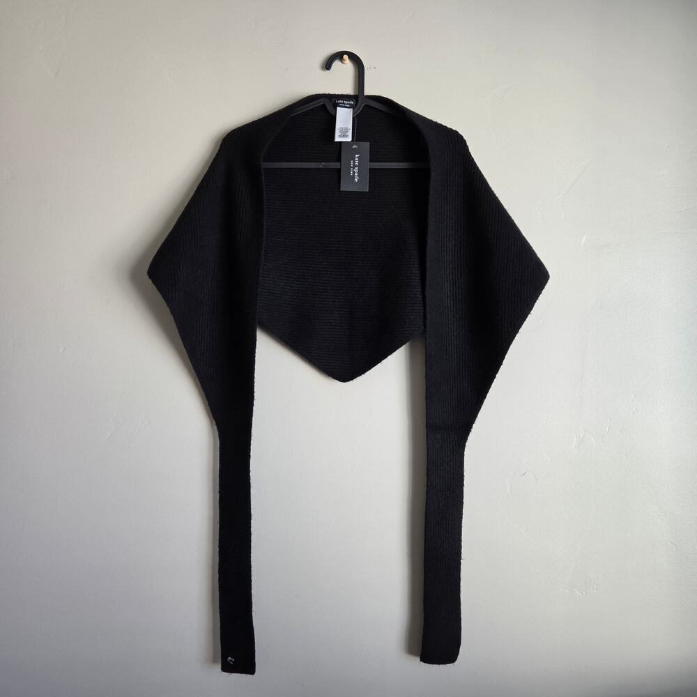 NWT Kate Spade New York Spade Knit Triangle Scarf in Black (KS275) SZ OS